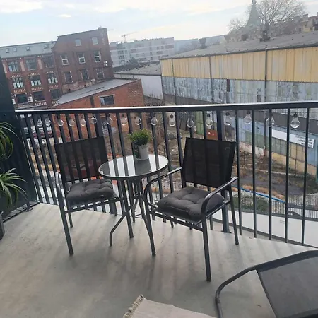 One-room Nyska Free Garage!!! Apartamento